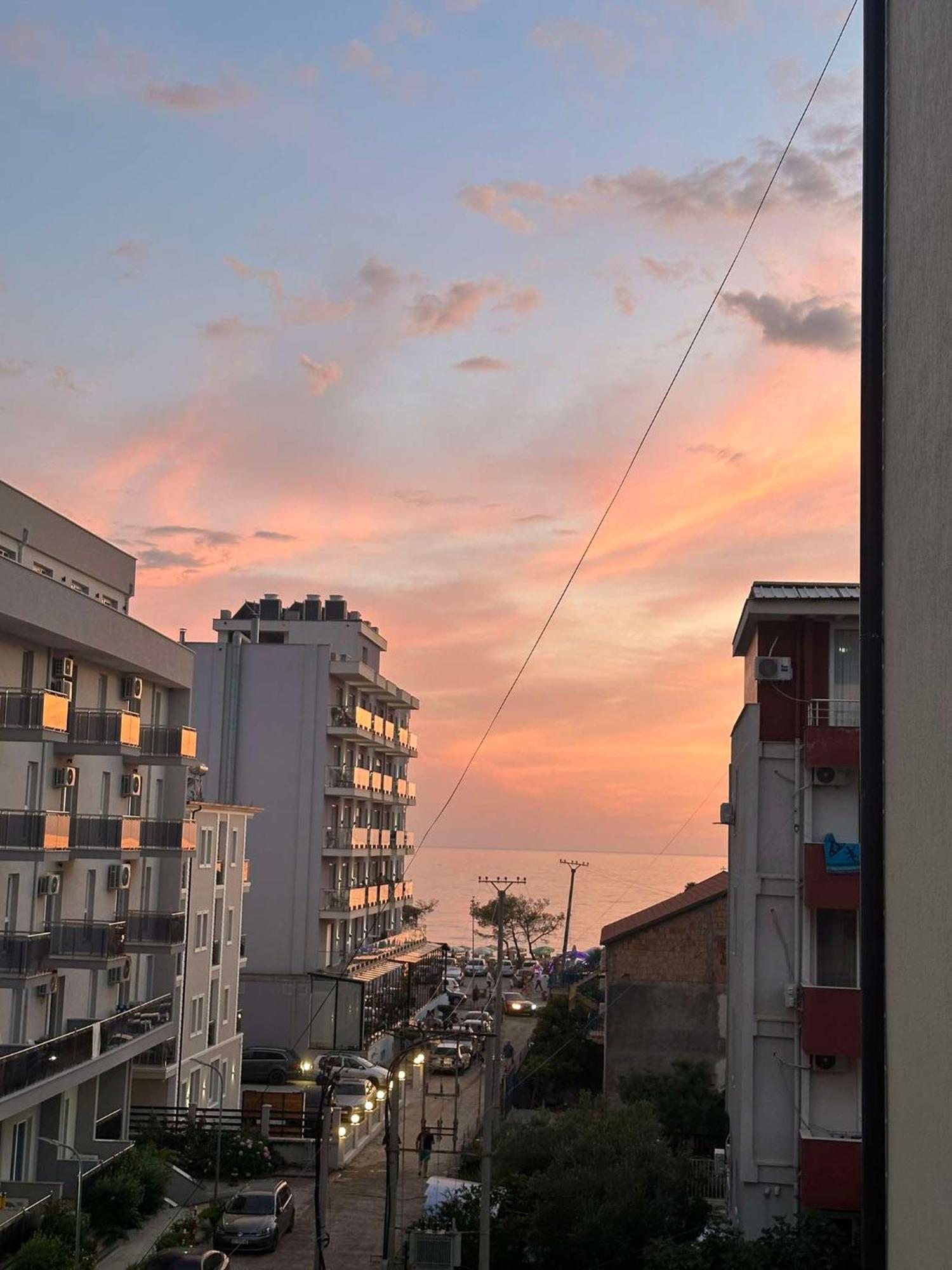 Deor Hotel Shëngjin Zewnętrze zdjęcie