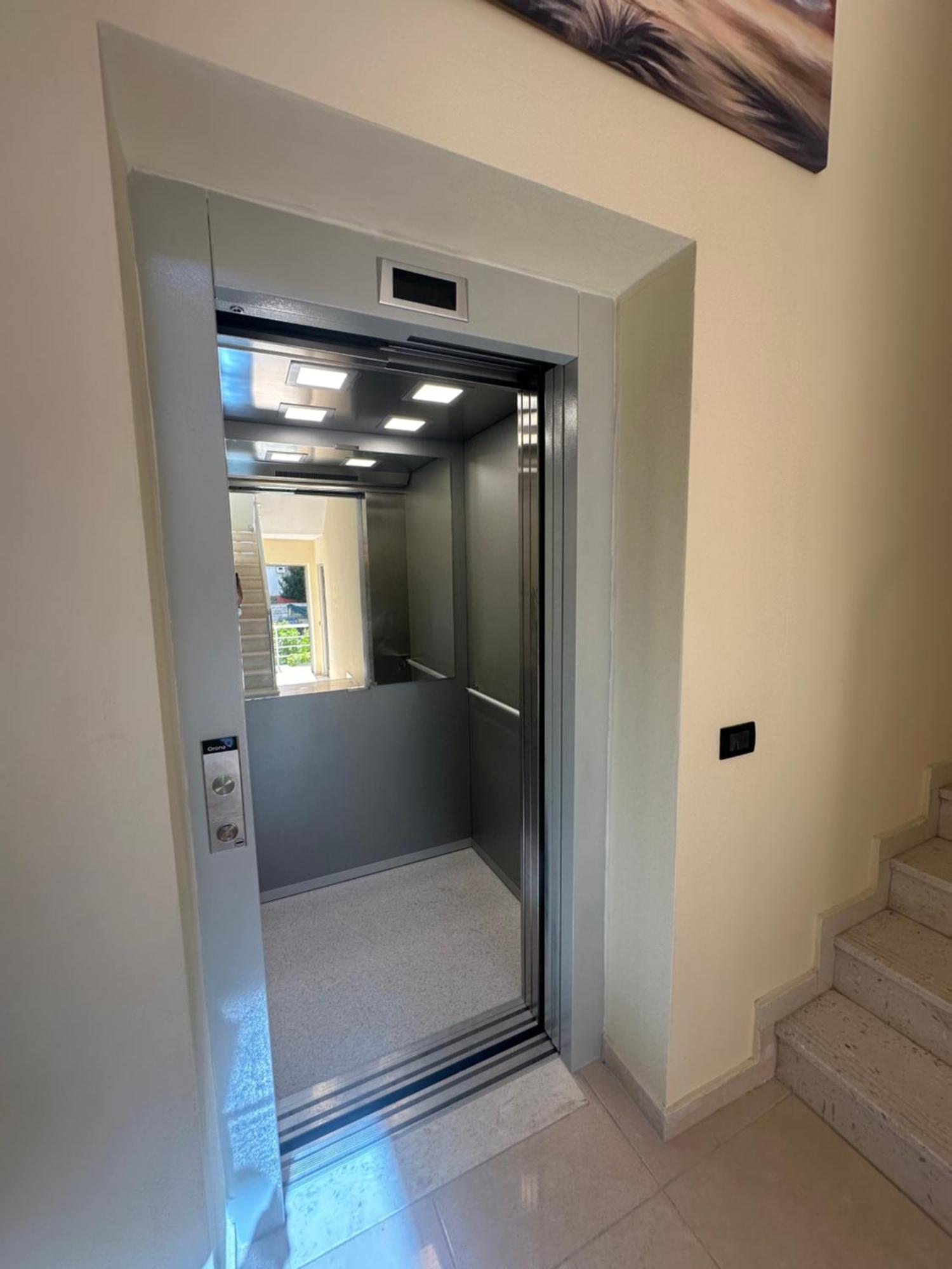 Deor Hotel Shëngjin Zewnętrze zdjęcie