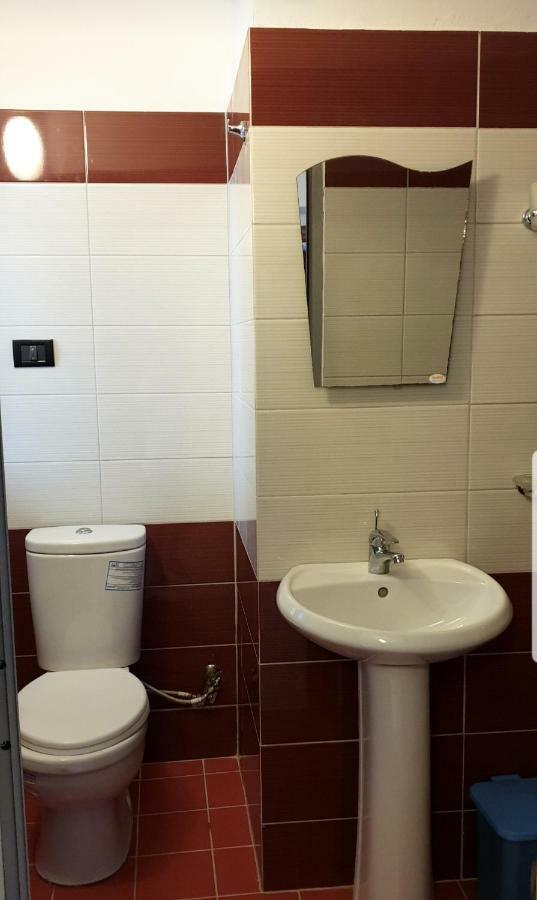 Deor Hotel Shëngjin Zewnętrze zdjęcie